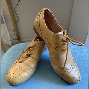 Leather Miz Mooz Mustard Oxford - size 7